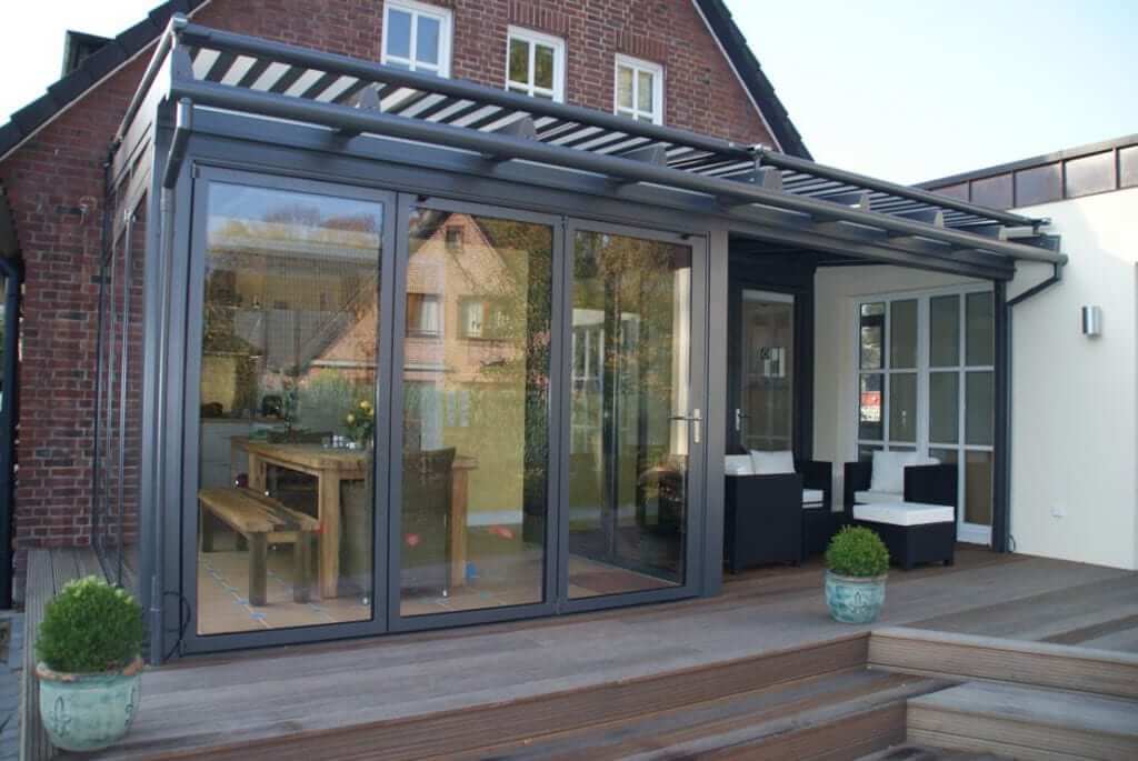 Solarlux-Wintergarten-AkzentPlus_Seitlicher Dachüberstand-(1) von Sonne Rundum in Hamburg