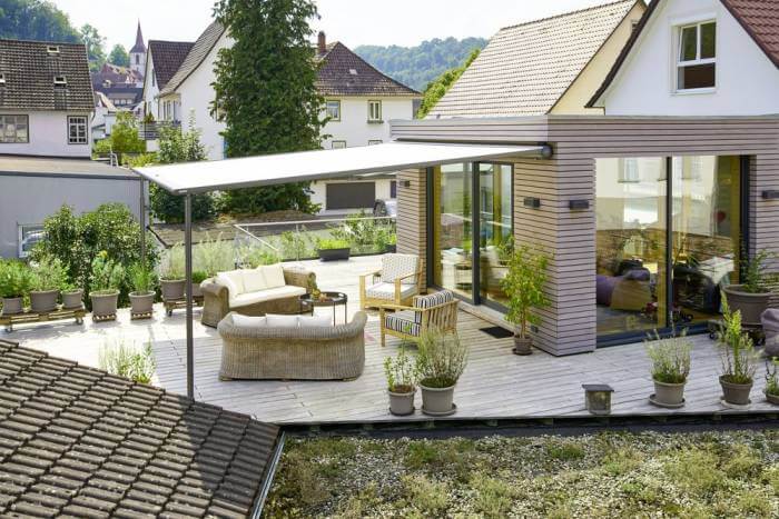 Markilux Pergola Markise auf moderner Terrasse von Sonne Rundum in Hamburg