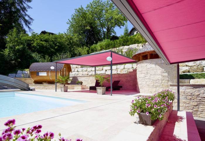 Markilux Pergola Markisen freistehend am Pool von Sonne Rundum in Hamburg