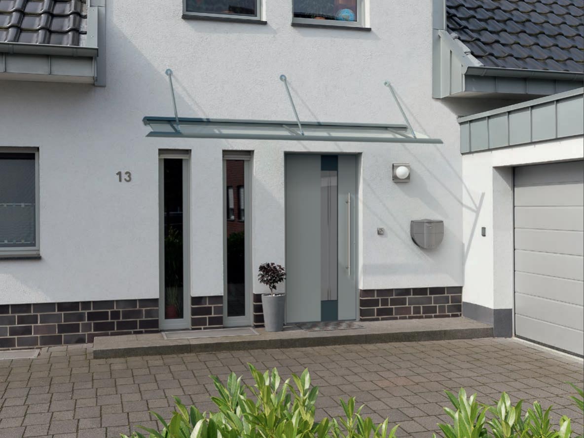 Kompotherm Referenz Vordach Glas/Aluminium und Haustür von Sonne Rundum in Hamburg