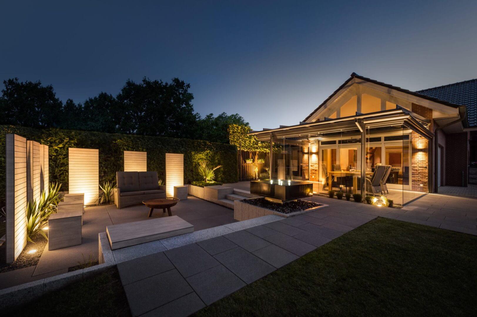 Beleuchtet(1)-Terrassendach-Glashaus-SDL-Atrium-Plus-SL25-von Sonne Rundum in Hamburg