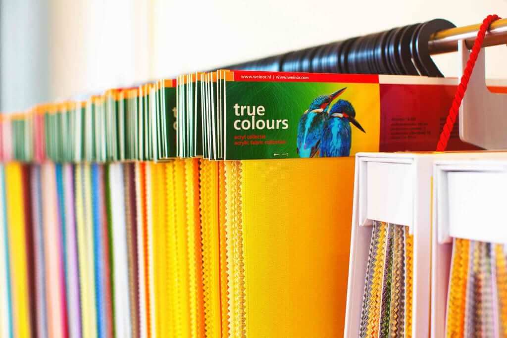 Detail Markilux Markisen Tuchauswahl in der Ausstellung von Sonne Rundum in Hamburg