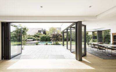 Wohnzimmer-Erweiterung durch Glas-Faltwände