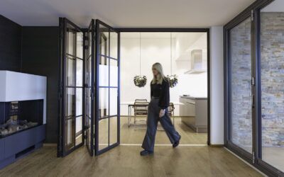 Schwellenlos verbunden mit Glas-Faltwand