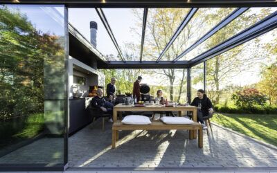 Outdoorküche im Glashaus für Freiluft-Kochvergnügen